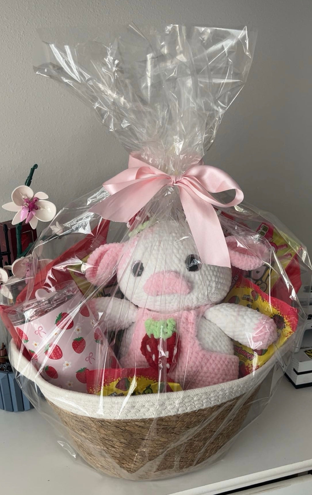 Strawberry cow gift basket🍓 (strawberry themed)