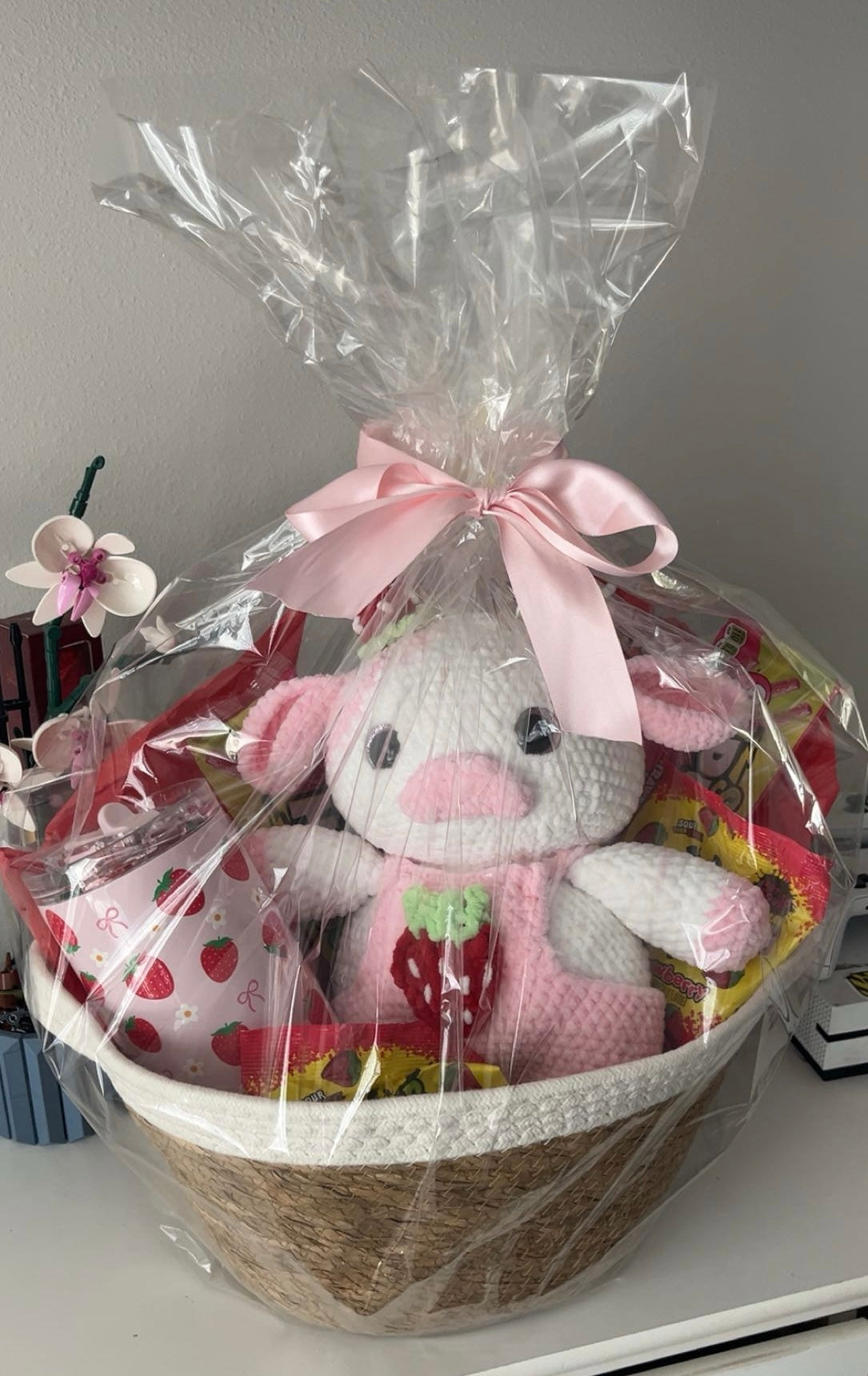 Strawberry cow gift basket🍓 (strawberry themed)